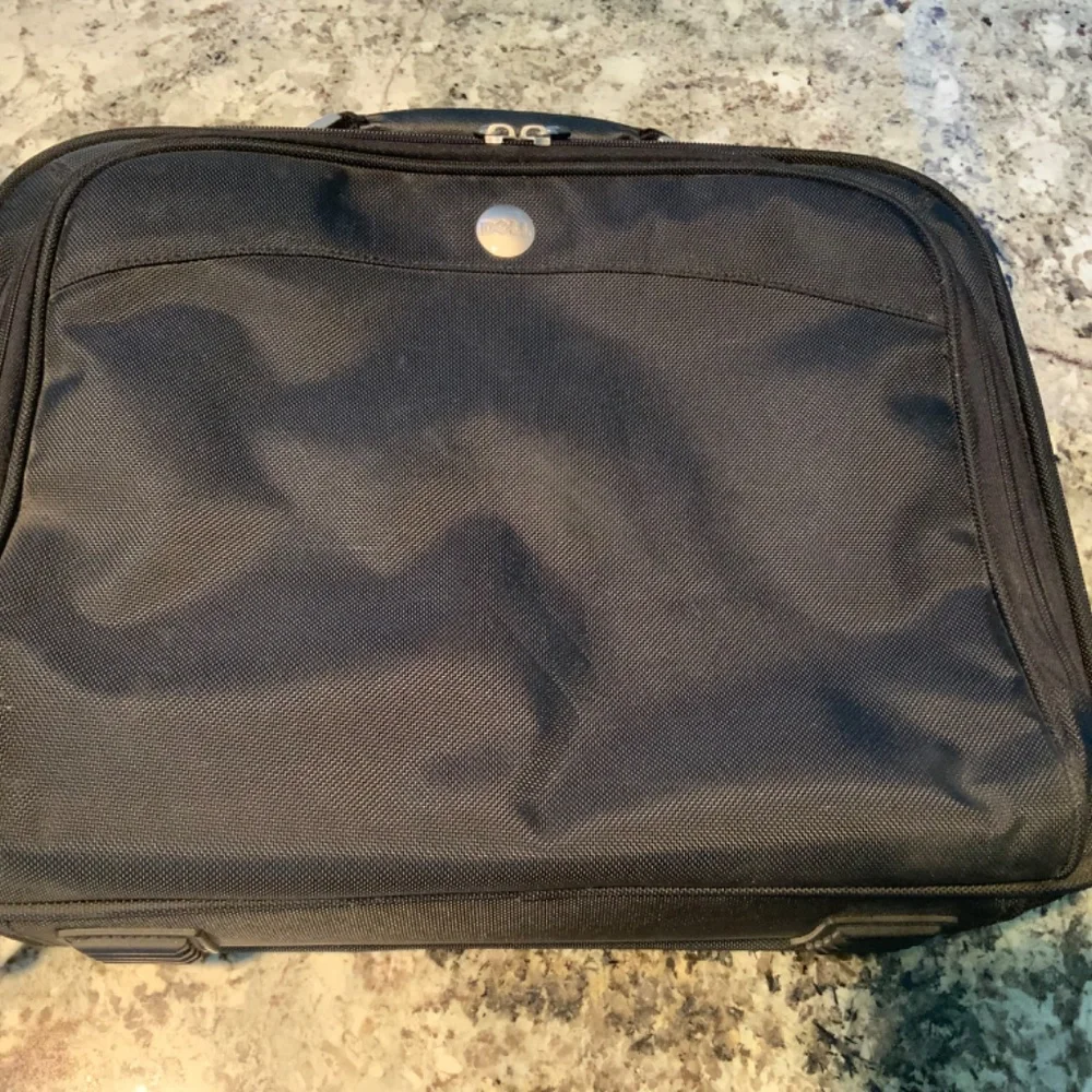 DELL LAPTOP TRAVELING CASE $25